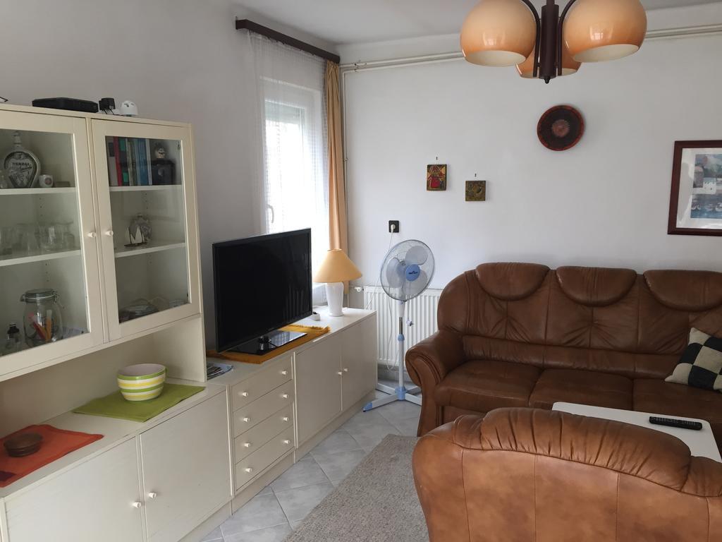 Siraly Apartman Балатонфюзфё Номер фото